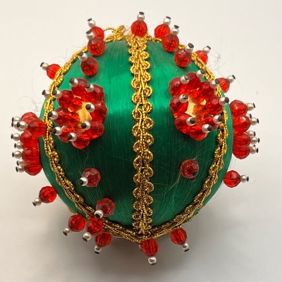 Vintage Green Red  Christmas Ornament Sequin Beaded Push Pin Velvet Handmade - Picture 1 of 6